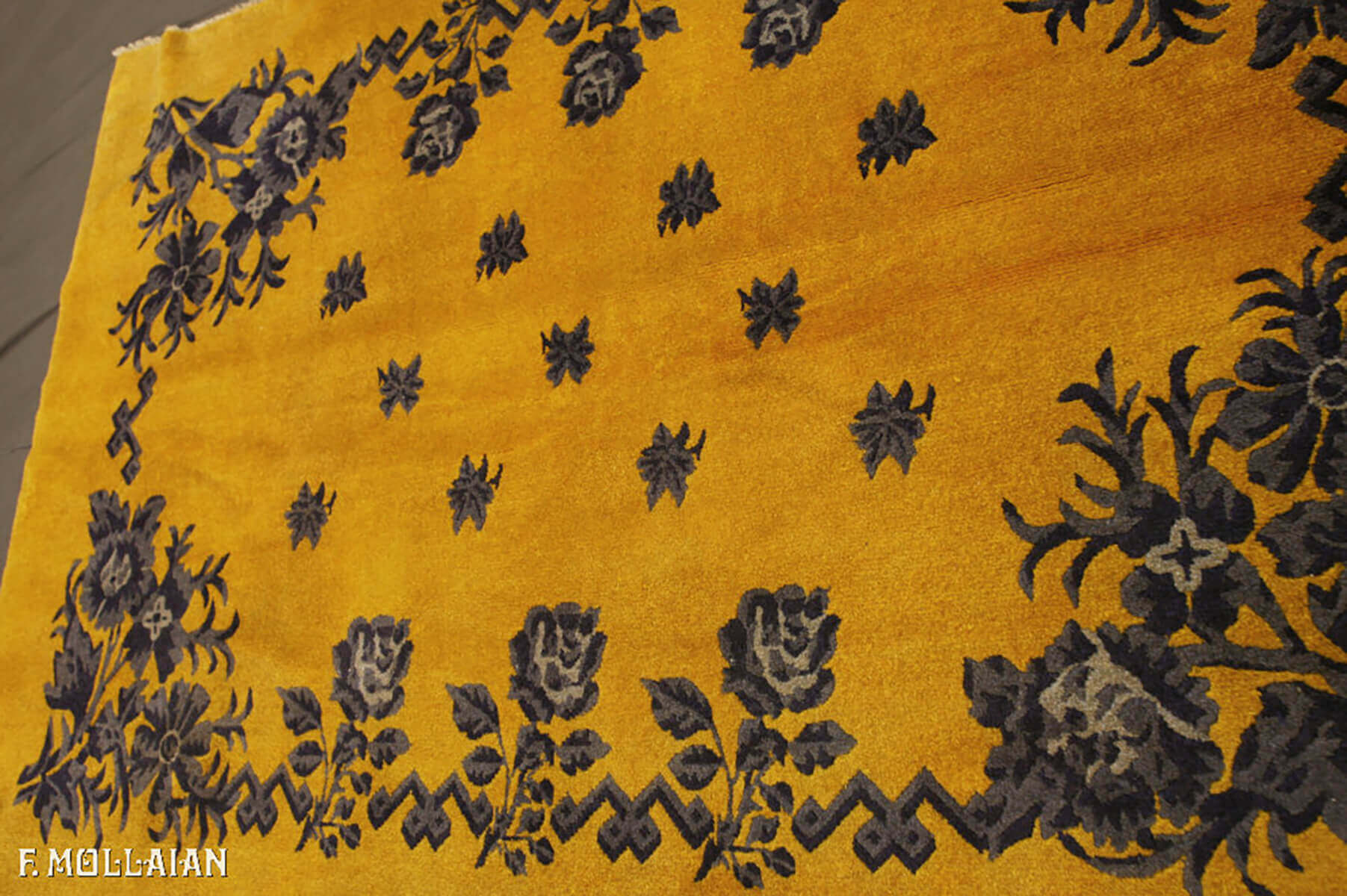 قالی آنتیک فرش تبت کد:۸۵۲۲۹۹۳۳